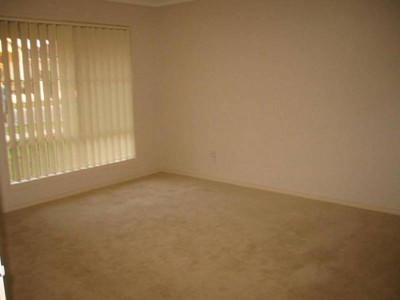 10 Tenterfield Drive, Narre Warren South VIC 3805