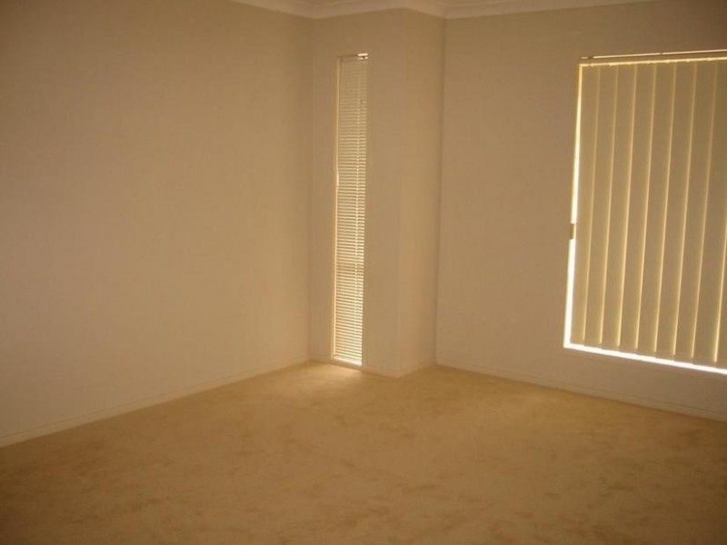 10 Tenterfield Drive, Narre Warren South VIC 3805