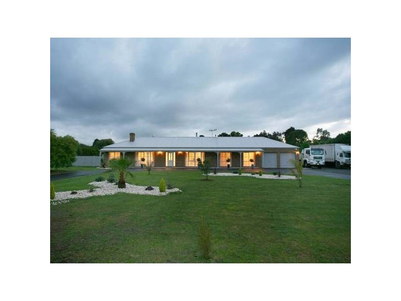 Mack Road, Narre Warren South VIC 3805