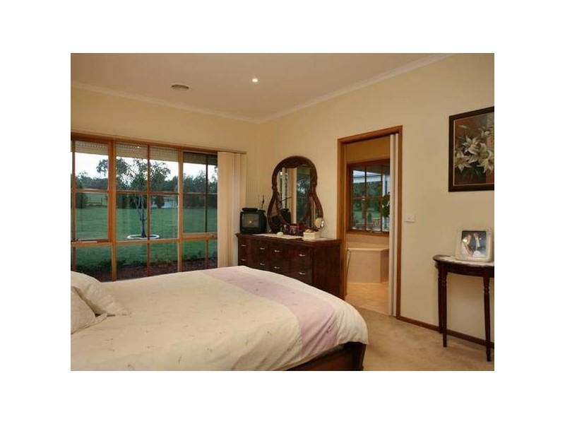 Mack Road, Narre Warren South VIC 3805