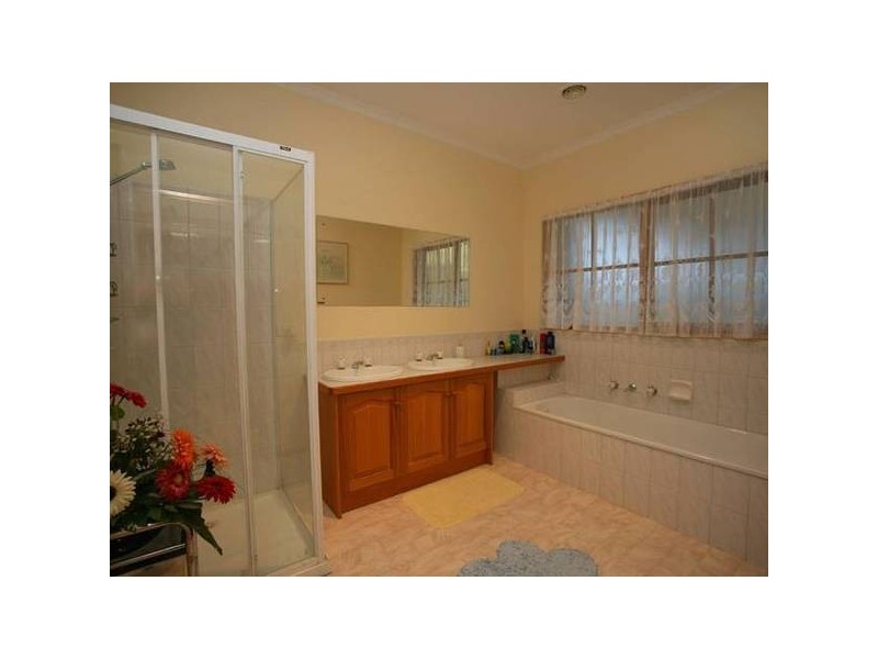 Mack Road, Narre Warren South VIC 3805