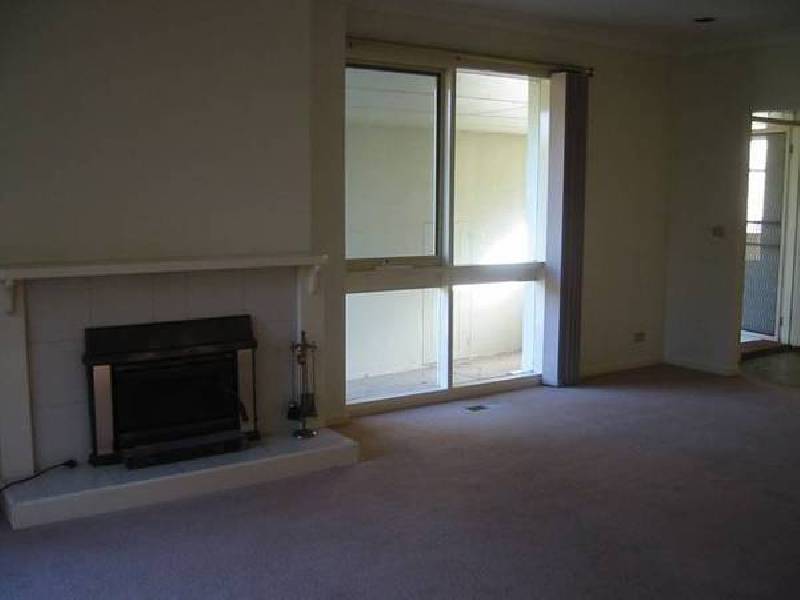 27 Tivendale Road, Officer VIC 3809