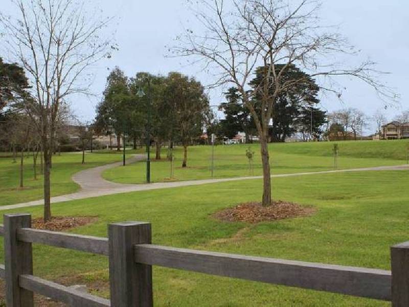 Adelaide Close, Berwick VIC 3806