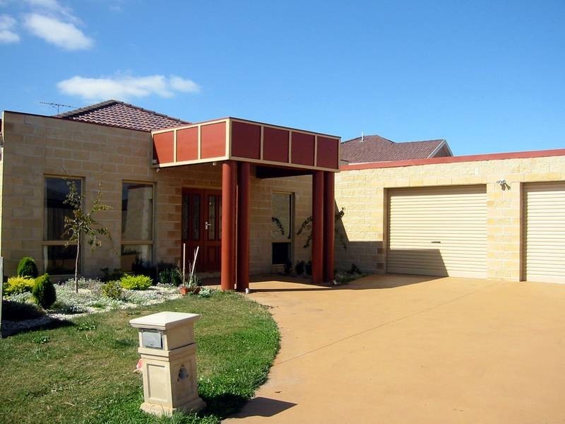 22 Charles Conder Place, Berwick VIC 3806