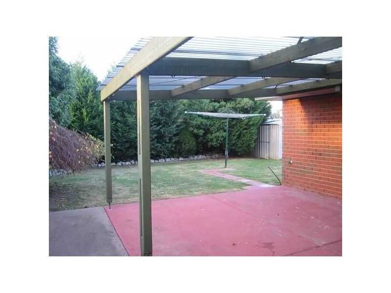 6 Cooney Close, Berwick VIC 3806