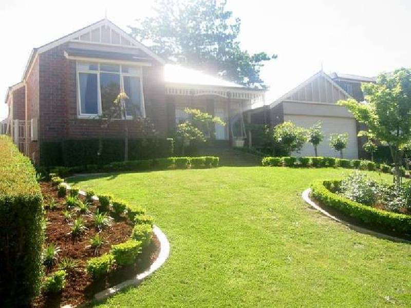 15 Cara Crescent, Berwick VIC 3806