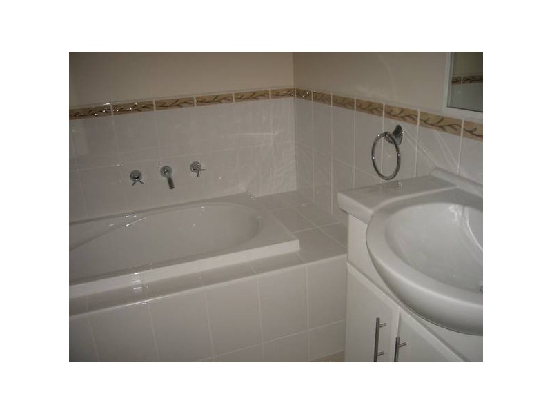 1/5 Railway Avenue, Beaconsfield VIC 3807