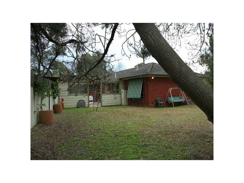 Ambleside Drive, Berwick VIC 3806