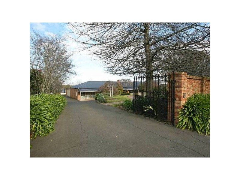 Caserta Drive, Berwick VIC 3806