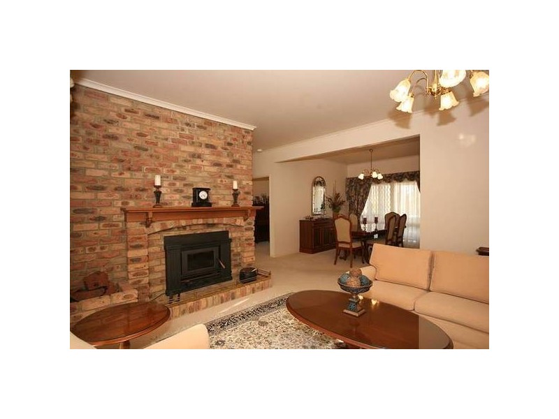 Caserta Drive, Berwick VIC 3806