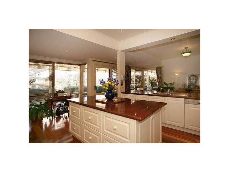 Caserta Drive, Berwick VIC 3806