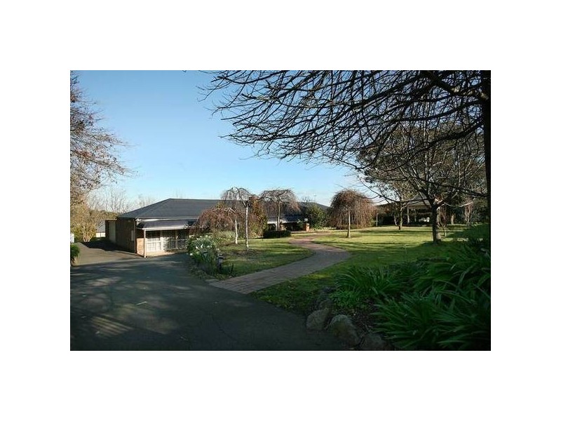 Caserta Drive, Berwick VIC 3806