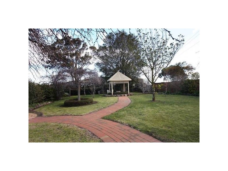 Caserta Drive, Berwick VIC 3806