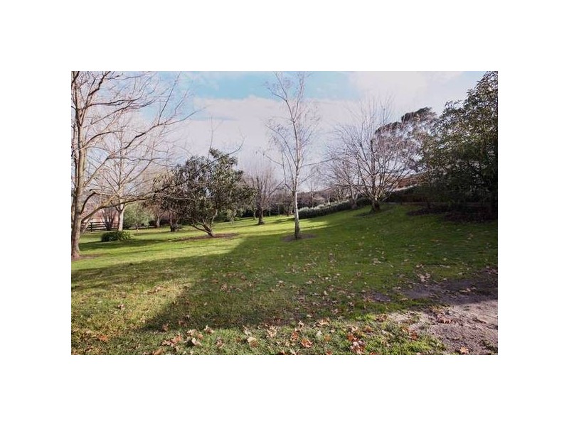 Caserta Drive, Berwick VIC 3806