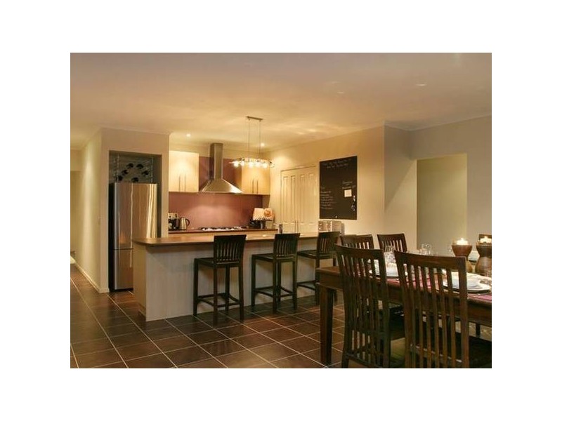 Lowanna Avenue, Berwick VIC 3806