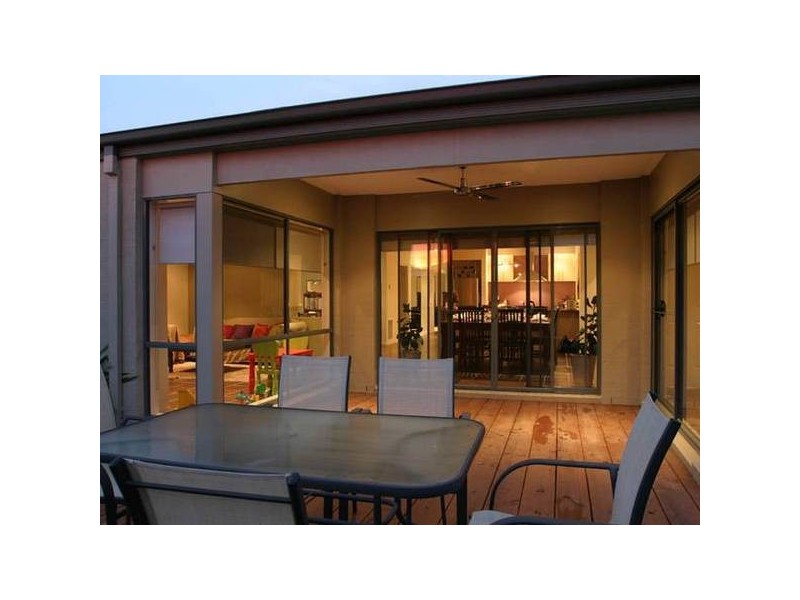 Lowanna Avenue, Berwick VIC 3806