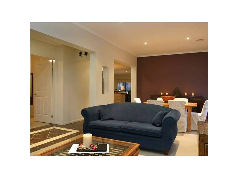 Lowanna Avenue, Berwick VIC 3806