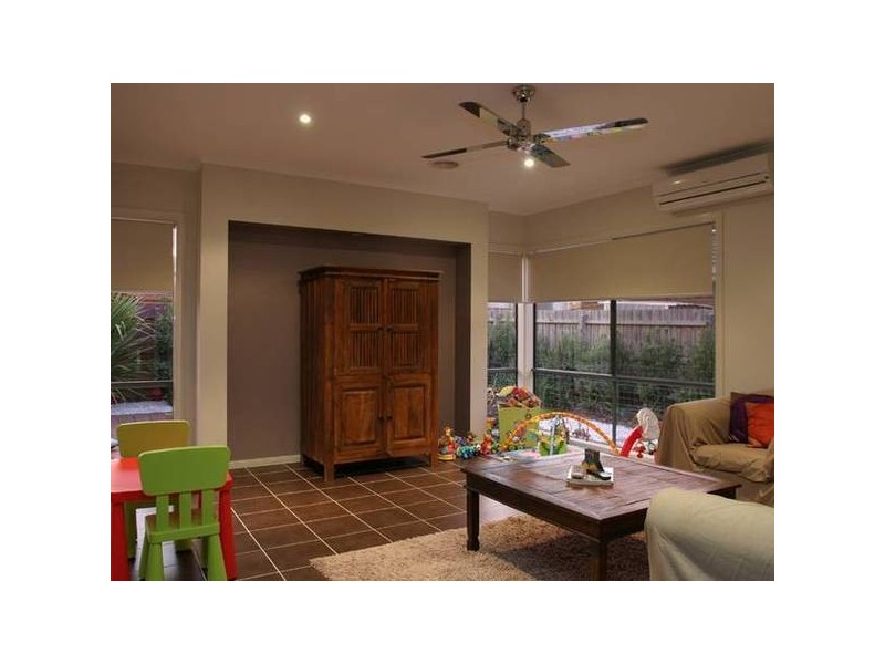 Lowanna Avenue, Berwick VIC 3806