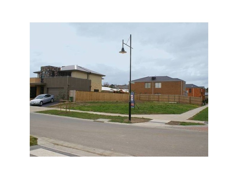 Canberra Avenue, Berwick VIC 3806