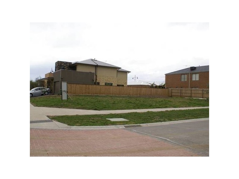 Canberra Avenue, Berwick VIC 3806