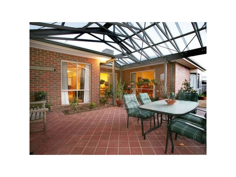 2 Carrum Close, Berwick VIC 3806