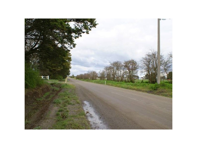 445 Pattersons Road, Clyde North VIC 3978