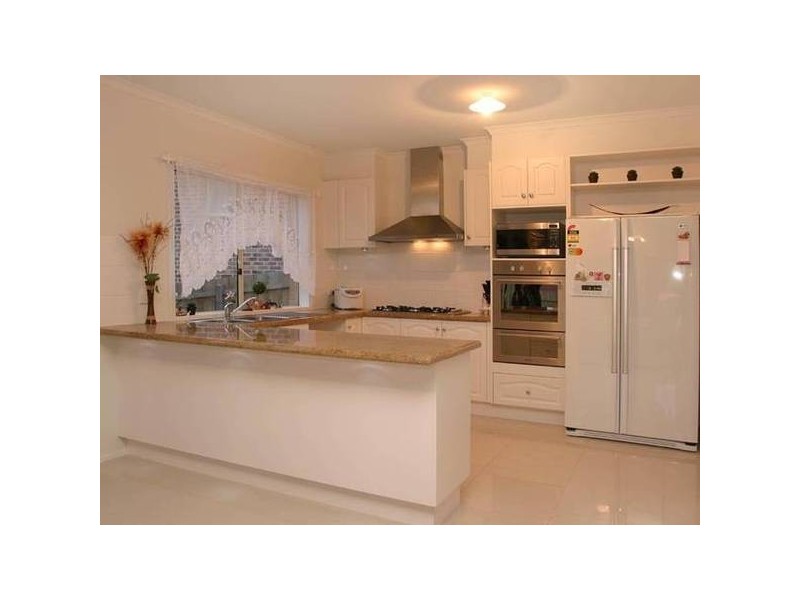 Sheldon Drive, Berwick VIC 3806