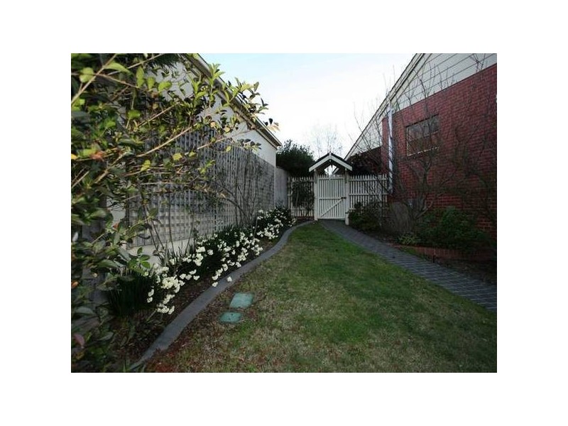 15 Valda Close, Berwick VIC 3806