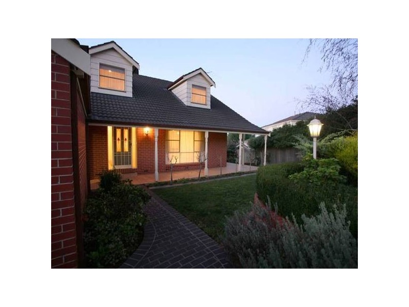 15 Valda Close, Berwick VIC 3806