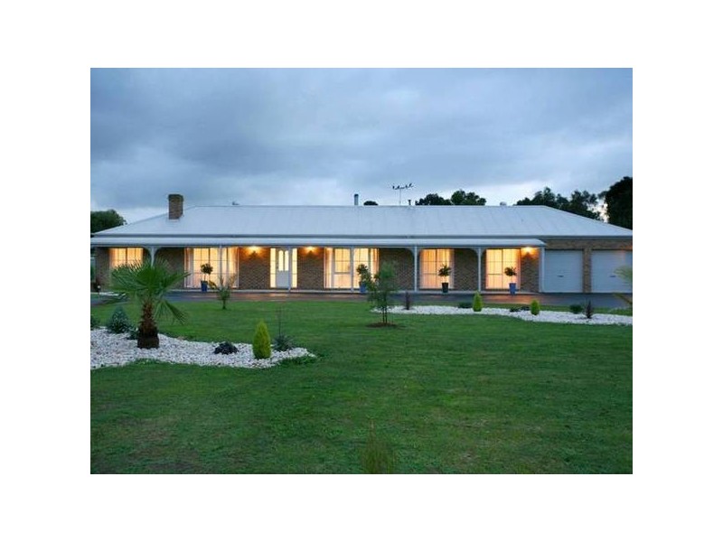 Mack, Narre Warren South VIC 3805