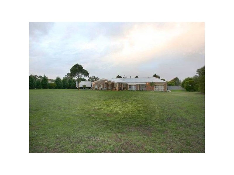 Mack, Narre Warren South VIC 3805