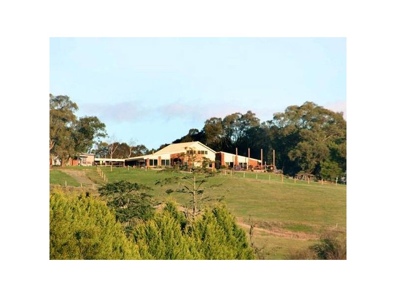 8 Brodrick Road, Macclesfield VIC 3782