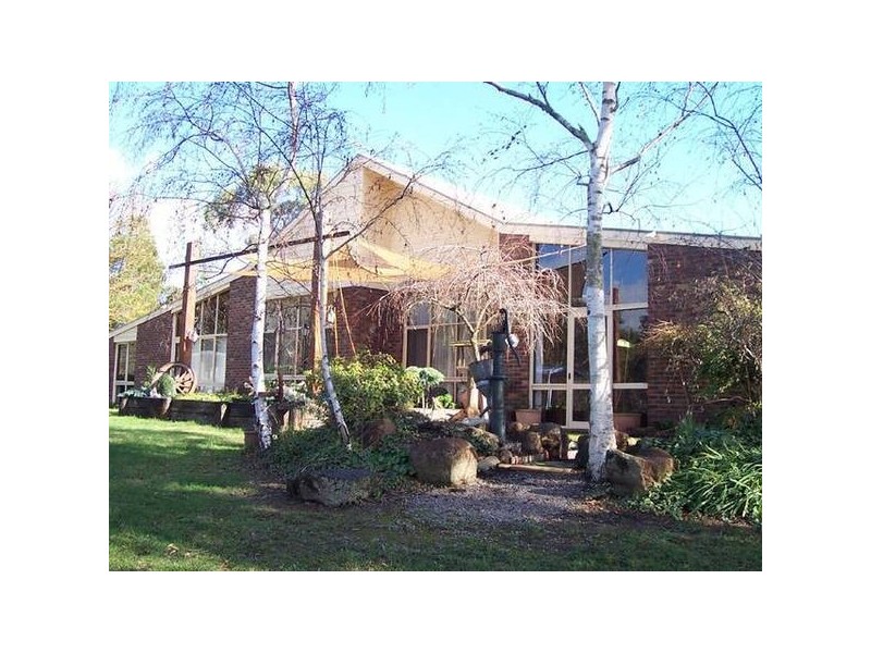 8 Brodrick Road, Macclesfield VIC 3782