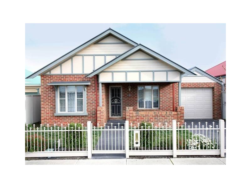 38 Flinders Chase, Pakenham VIC 3810