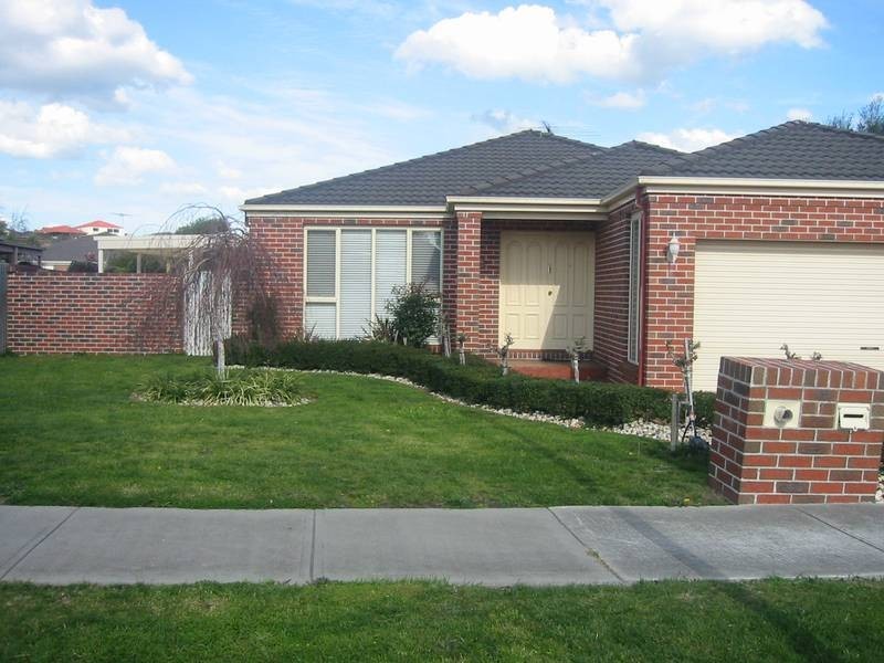11 Milparinka Way, Berwick VIC 3806