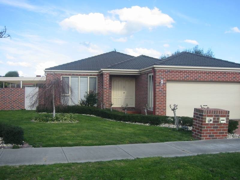 11 Milparinka Way, Berwick VIC 3806
