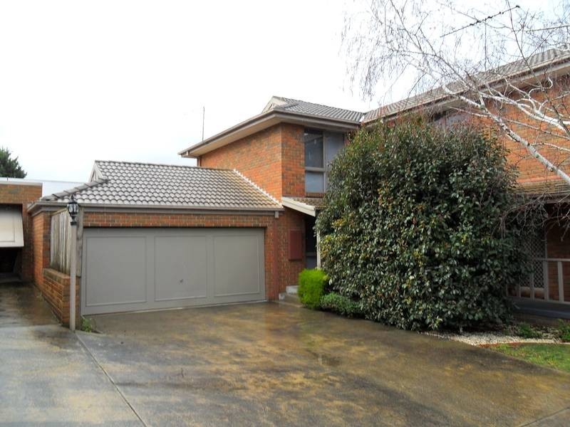 2/2-3 Camley Court, Berwick VIC 3806