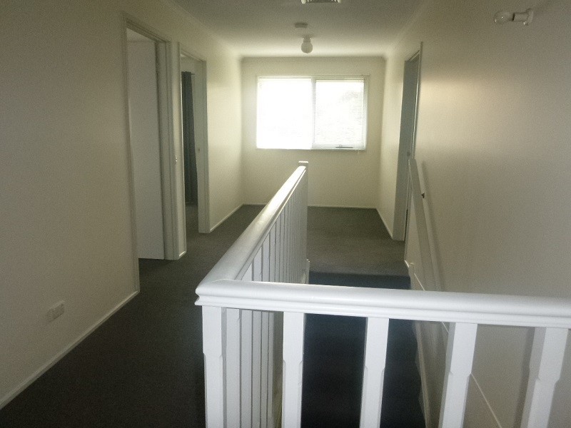 2/2-3 Camley Court, Berwick VIC 3806