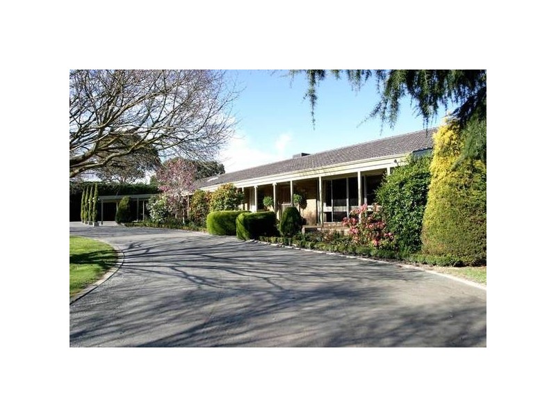 Narre Warren Cranbourne Road, Narre Warren VIC 3805