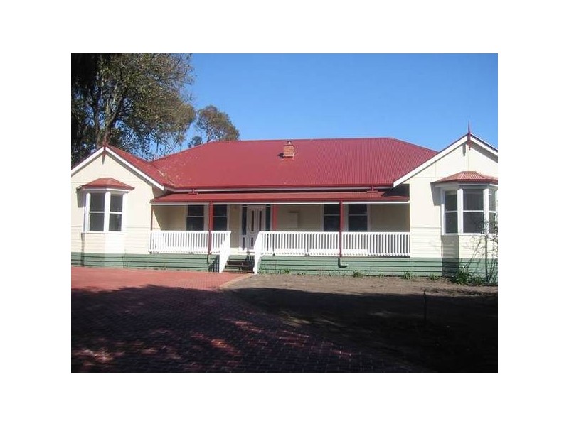 600 Mcdonalds Drain Road East, Pakenham South VIC 3810