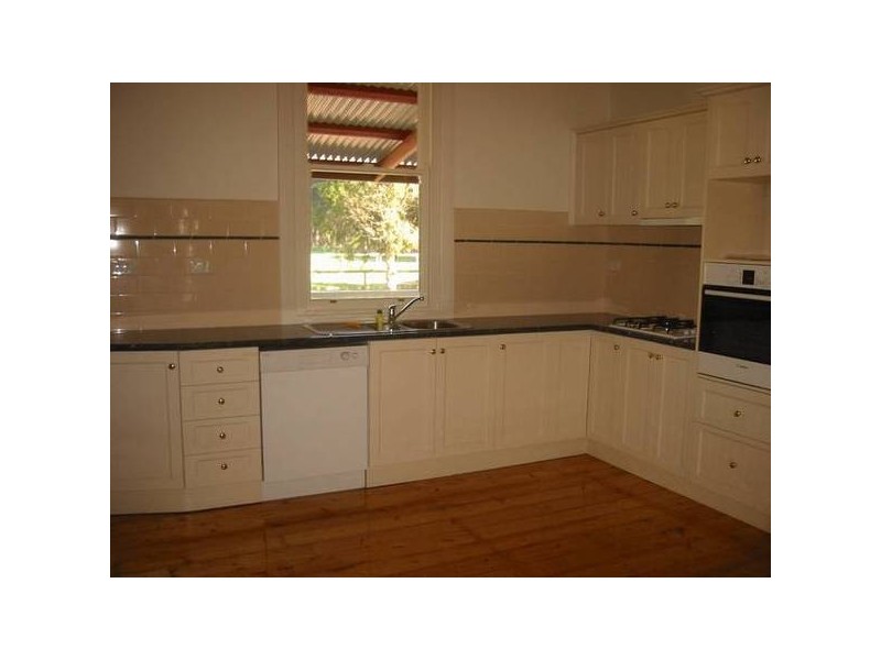 600 Mcdonalds Drain Road East, Pakenham South VIC 3810