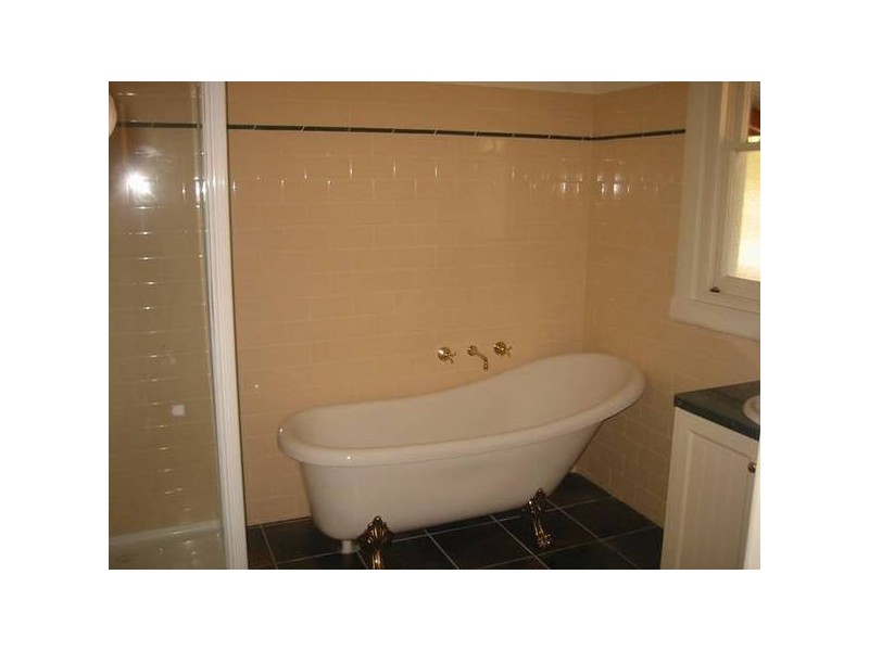 600 Mcdonalds Drain Road East, Pakenham South VIC 3810