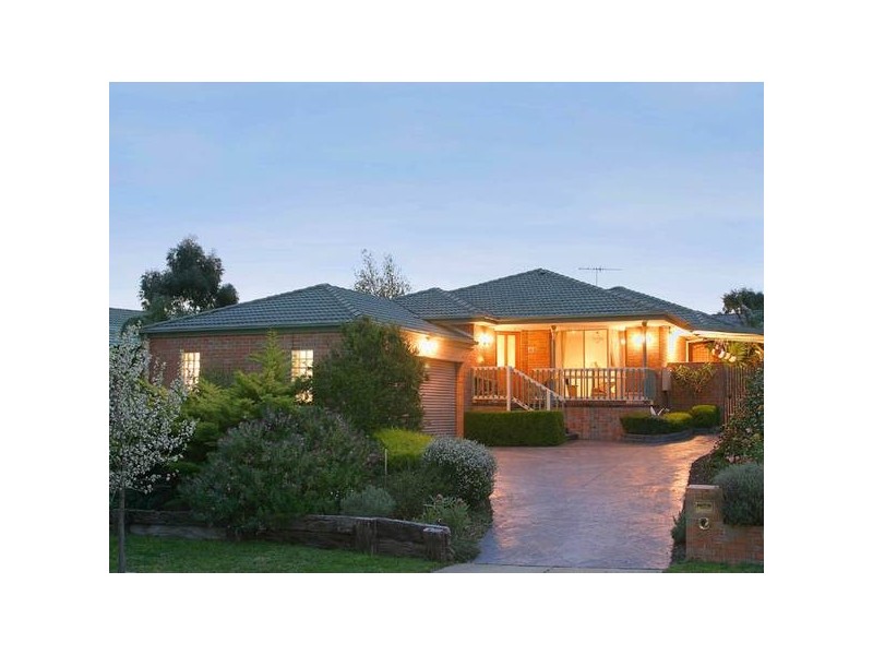 13 Glendale Crescent, Berwick VIC 3806