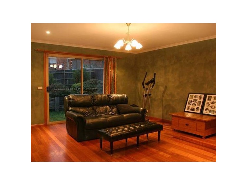 13 Glendale Crescent, Berwick VIC 3806