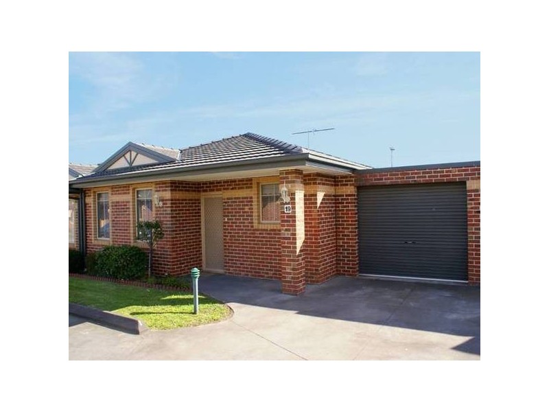 19/21-25 Parkhill Drive, Berwick VIC 3806