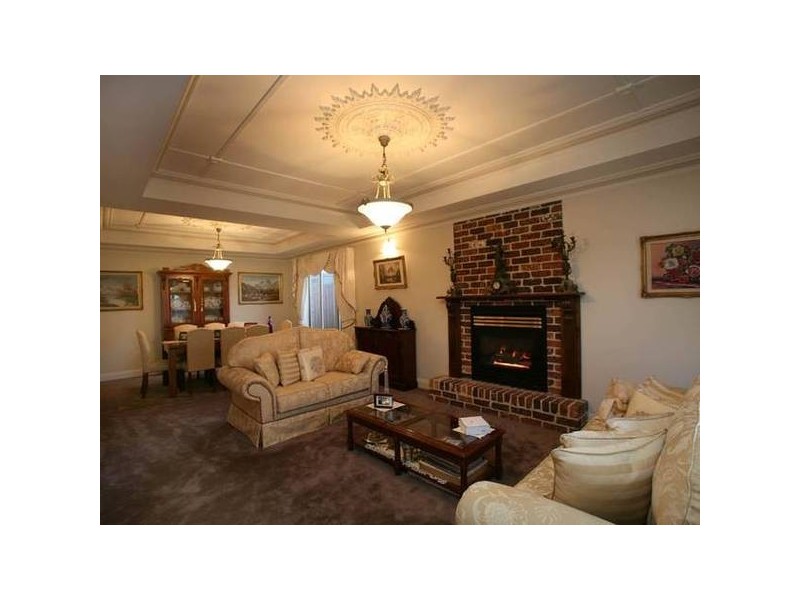 7 Valda Close, Berwick VIC 3806