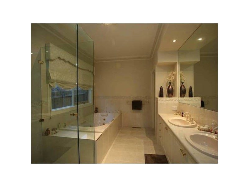 7 Valda Close, Berwick VIC 3806