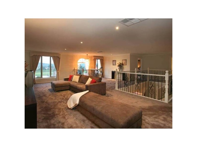 7 Valda Close, Berwick VIC 3806