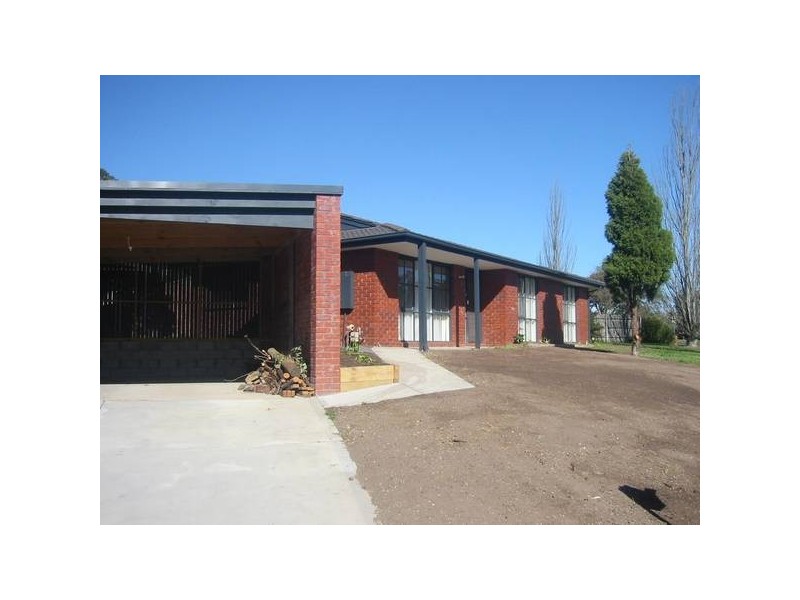 57 Collins Cescent, Berwick VIC 3806