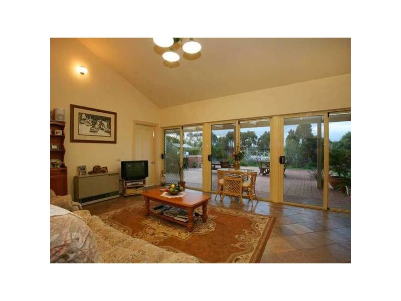 38-40 Warren Park Place, Narre Warren South VIC 3805